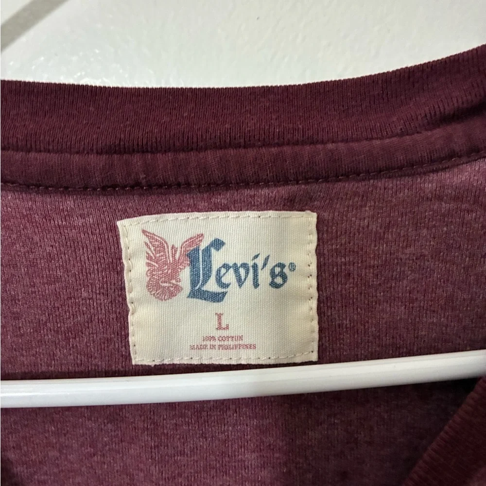 Levi's Maroon Regan t-shirt Size L